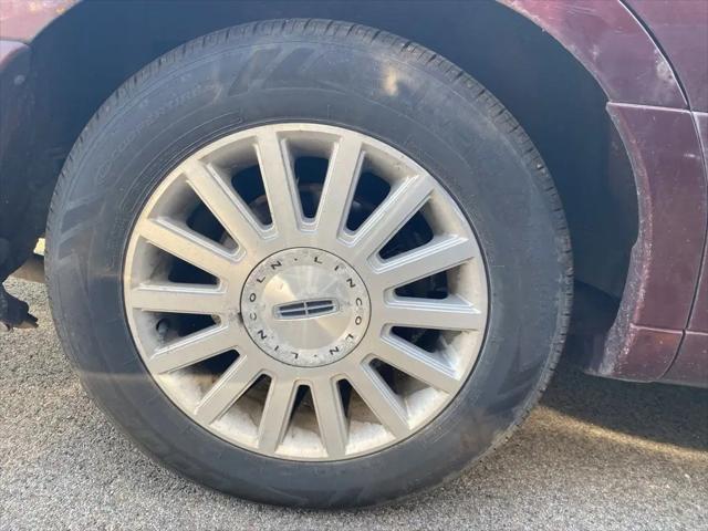 2003 Lincoln Town Car Signature