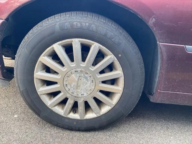 2003 Lincoln Town Car Signature