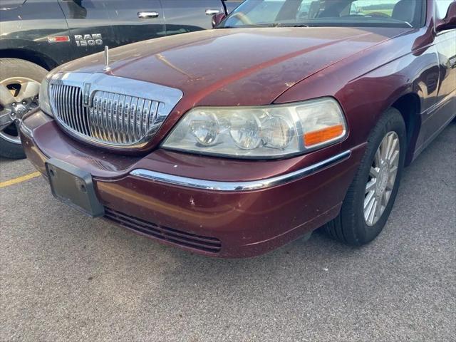 2003 Lincoln Town Car Signature