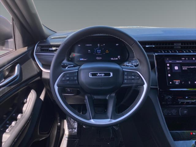 2024 Jeep Grand Cherokee L Laredo 4x2