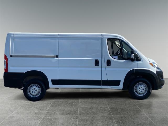 2025 Ram ProMaster 2500 Cargo Van Tradesman Low Roof 136" WB w/Pass Seat