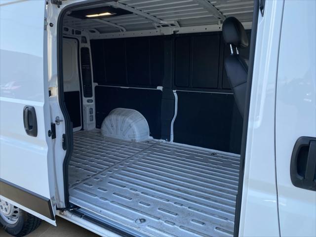 2025 Ram ProMaster 2500 Cargo Van Tradesman Low Roof 136" WB w/Pass Seat