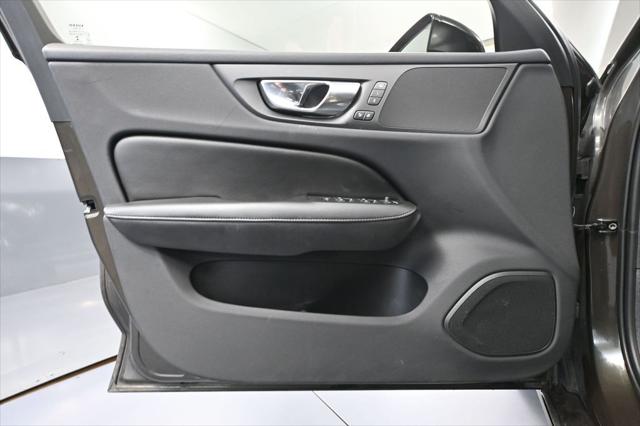 2022 Volvo S60 Recharge T8 R-Design Expression Extended Range