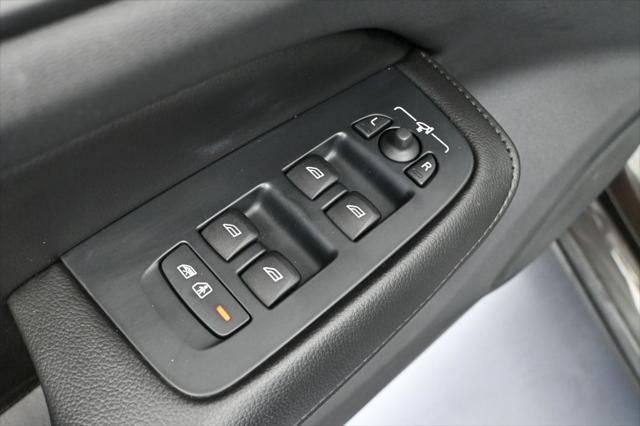 2022 Volvo S60 Recharge T8 R-Design Expression Extended Range