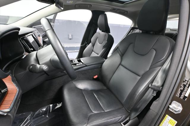 2022 Volvo S60 Recharge T8 R-Design Expression Extended Range