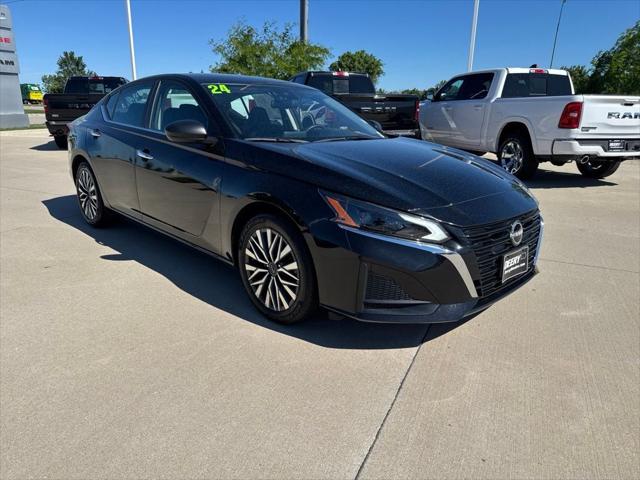 2024 Nissan Altima SV FWD for sale in Waukee, IA