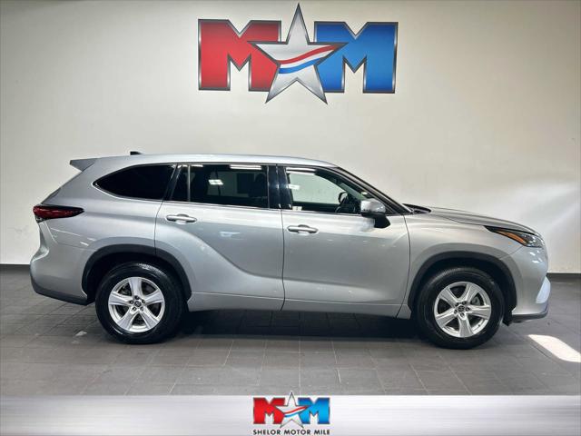 2022 Toyota Highlander LE 2022 Toyota Highlander LE