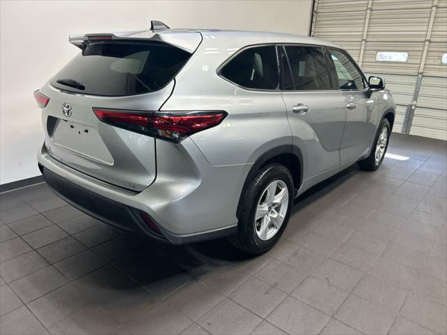 2022 Toyota Highlander LE 2022 Toyota Highlander LE