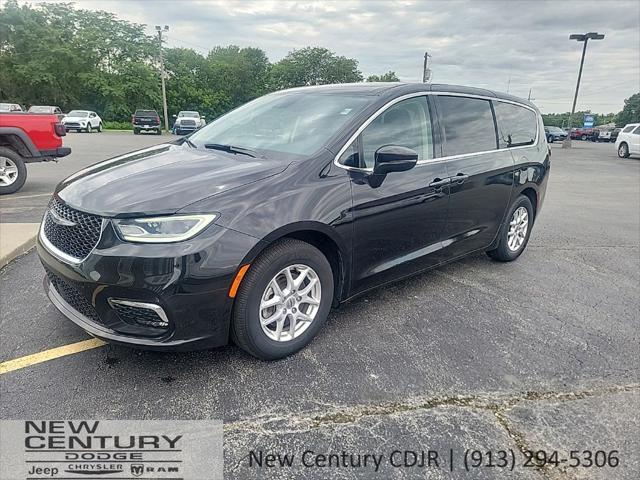 2023 Chrysler Pacifica Touring L for sale in Paola, KS