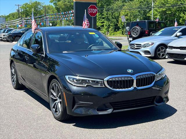 2022 BMW 330e xDrive 2022 BMW 330e xDrive