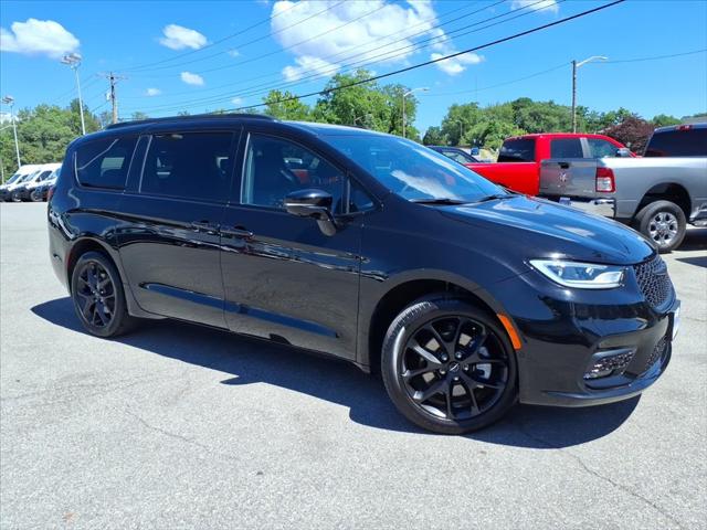 2024 Chrysler Pacifica Limited AWD