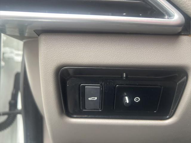 2017 Jaguar XE 25t