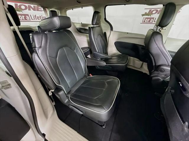 2023 Chrysler Pacifica Limited AWD