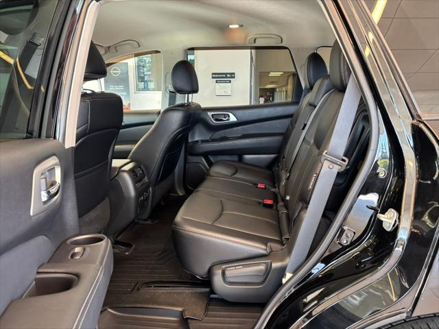 2019 Nissan Pathfinder SL
