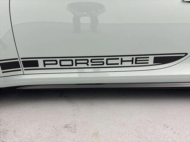 2026 Porsche 911 Carrera 4 GTS Cabriolet