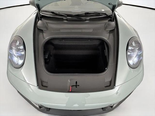 2026 Porsche 911 Carrera 4 GTS Cabriolet