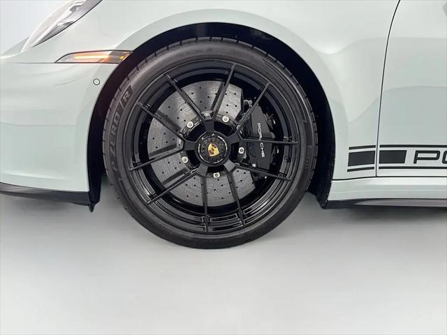 2026 Porsche 911 Carrera 4 GTS Cabriolet