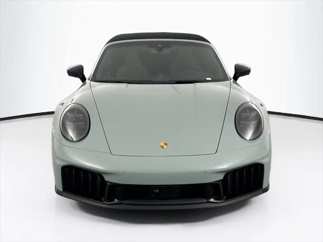 2026 Porsche 911 Carrera 4 GTS Cabriolet