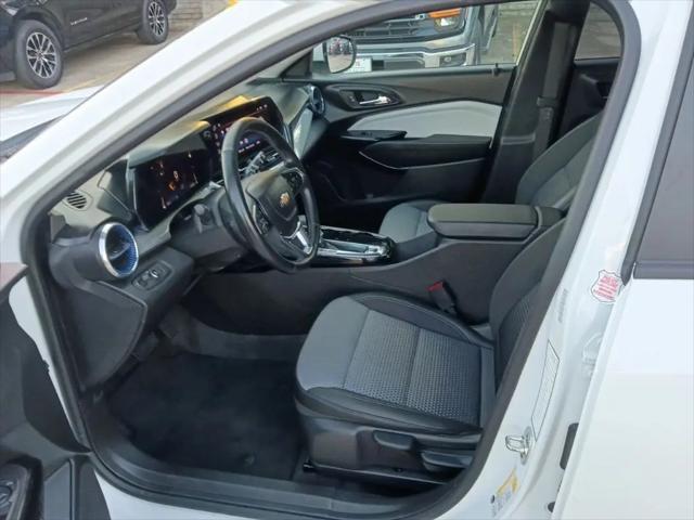 2025 Chevrolet Trax FWD LT