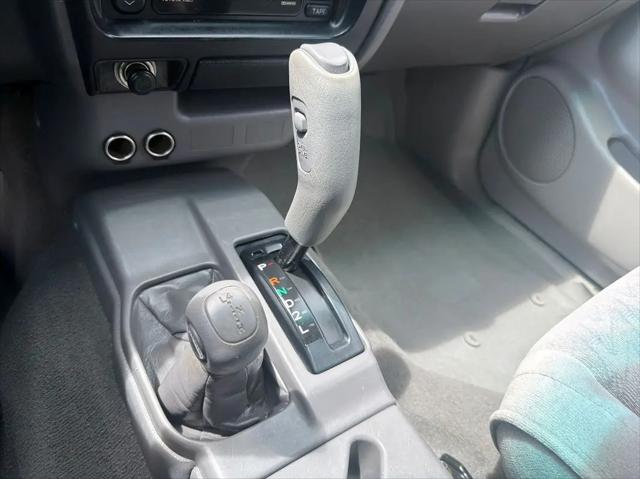2003 Toyota Tacoma Base V6
