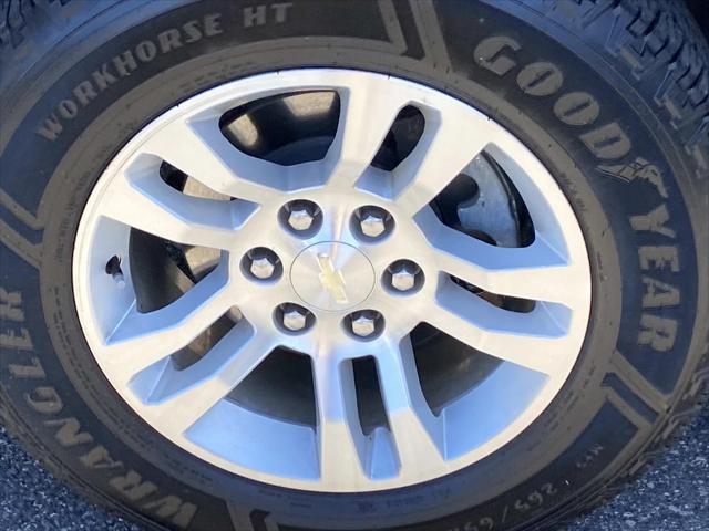 2020 Chevrolet Suburban 4WD LT