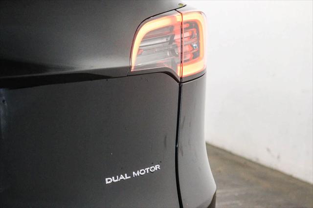 2022 Tesla Model Y Long Range Dual Motor All-Wheel Drive