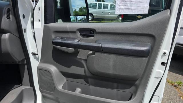 2017 Nissan 2500 S V6