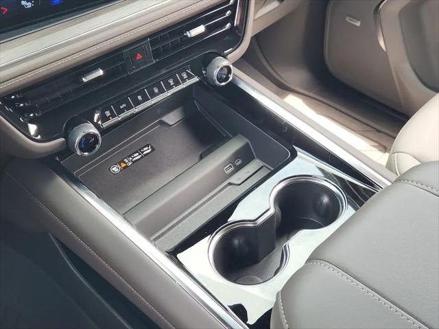 2026 Chevrolet Suburban LT, 4WD