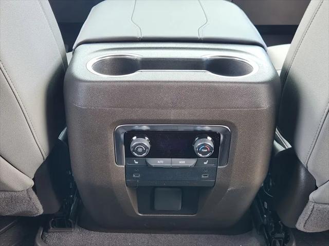 2026 Chevrolet Suburban LT, 4WD