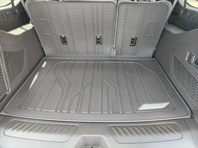 2026 Chevrolet Suburban LT, 4WD