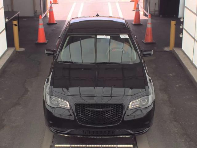 2022 Chrysler 300 Touring