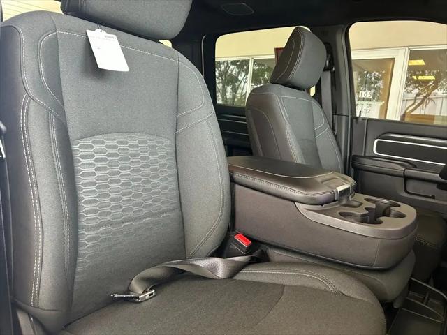 2025 Ram 3500 Big Horn Crew Cab 4x4 8' Box