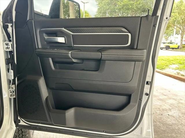 2025 Ram 3500 Big Horn Crew Cab 4x4 8' Box