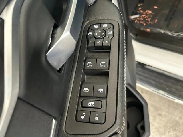 2025 Ram 3500 Big Horn Crew Cab 4x4 8' Box