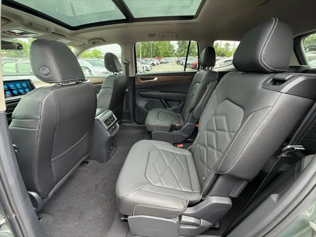 2026 Volkswagen Atlas SE with Technology