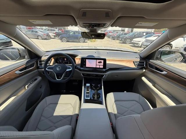 2026 Volkswagen Atlas SE with Technology