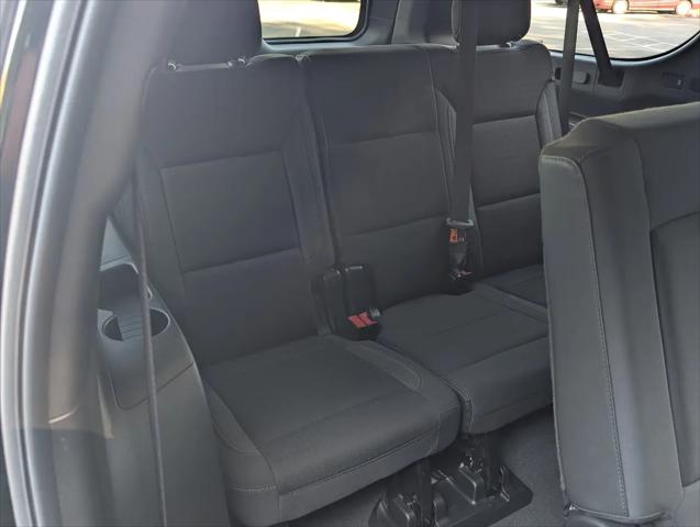 2024 Chevrolet Suburban 2WD LS