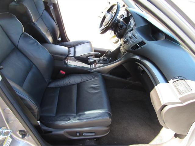 2011 Acura TSX 5-Speed AT