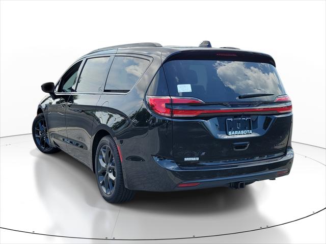 2027 Chrysler Pacifica Limited