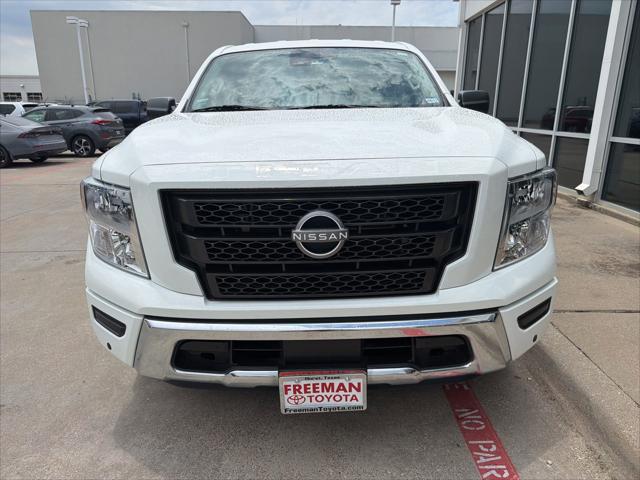 2024 Nissan Titan Crew Cab SV 4x2