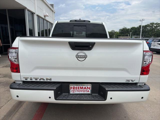 2024 Nissan Titan Crew Cab SV 4x2