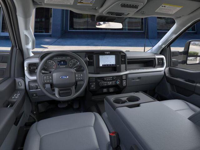 2025 Ford F-450 Super Duty Chassis Cab XL - Photo 9