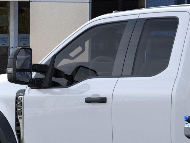 2025 Ford F-450 Super Duty Chassis Cab XL - Photo 20