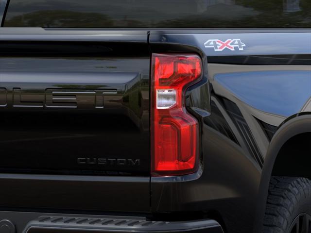 2026 Chevrolet Silverado 1500 4WD Crew Cab Short Bed Custom