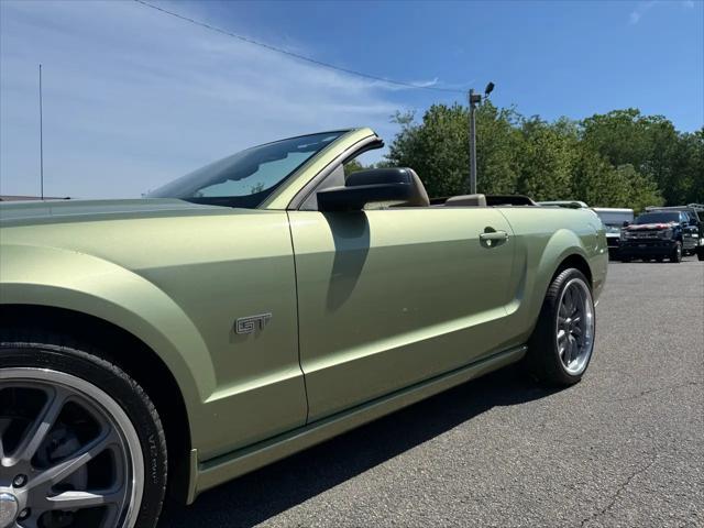 2005 Ford Mustang GT CONVERTIBLE 5 SPEED 14K MILES!!