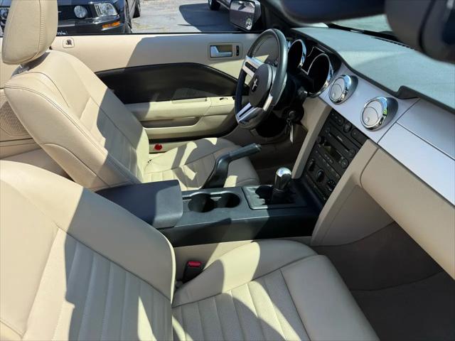 2005 Ford Mustang GT CONVERTIBLE 5 SPEED 14K MILES!!