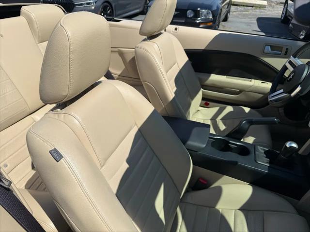 2005 Ford Mustang GT CONVERTIBLE 5 SPEED 14K MILES!!