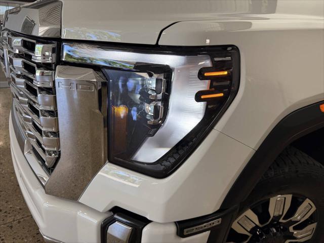 2026 GMC Sierra 2500HD Crew Cab, Standard Bed, Denali, 4WD