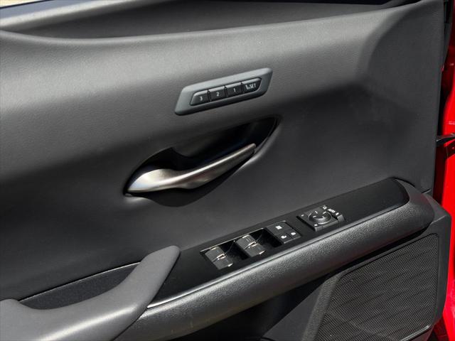 2023 Lexus UX 250h F SPORT Handling