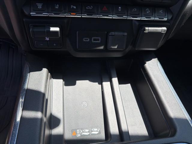 2023 GMC Sierra 3500HD 4WD Crew Cab Standard Bed Denali